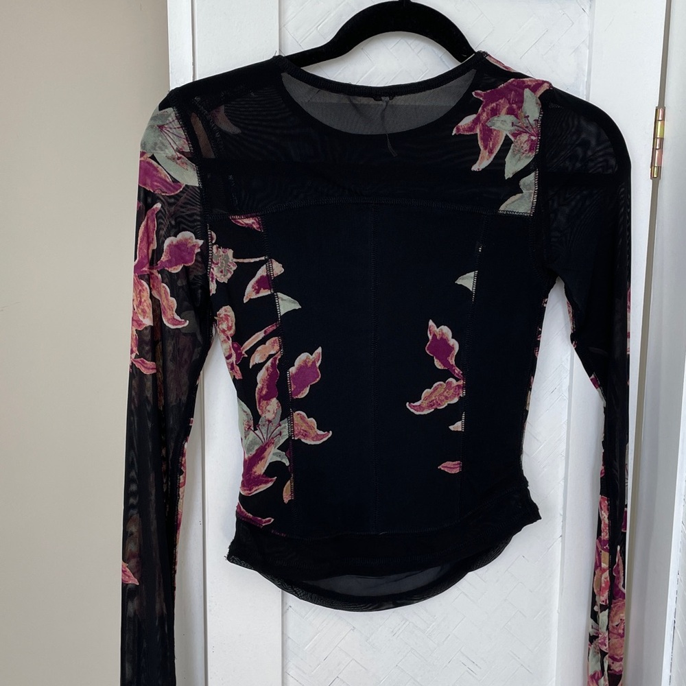 Free people Betty’s garden top XS Black and Floral - Picture 3 of 4